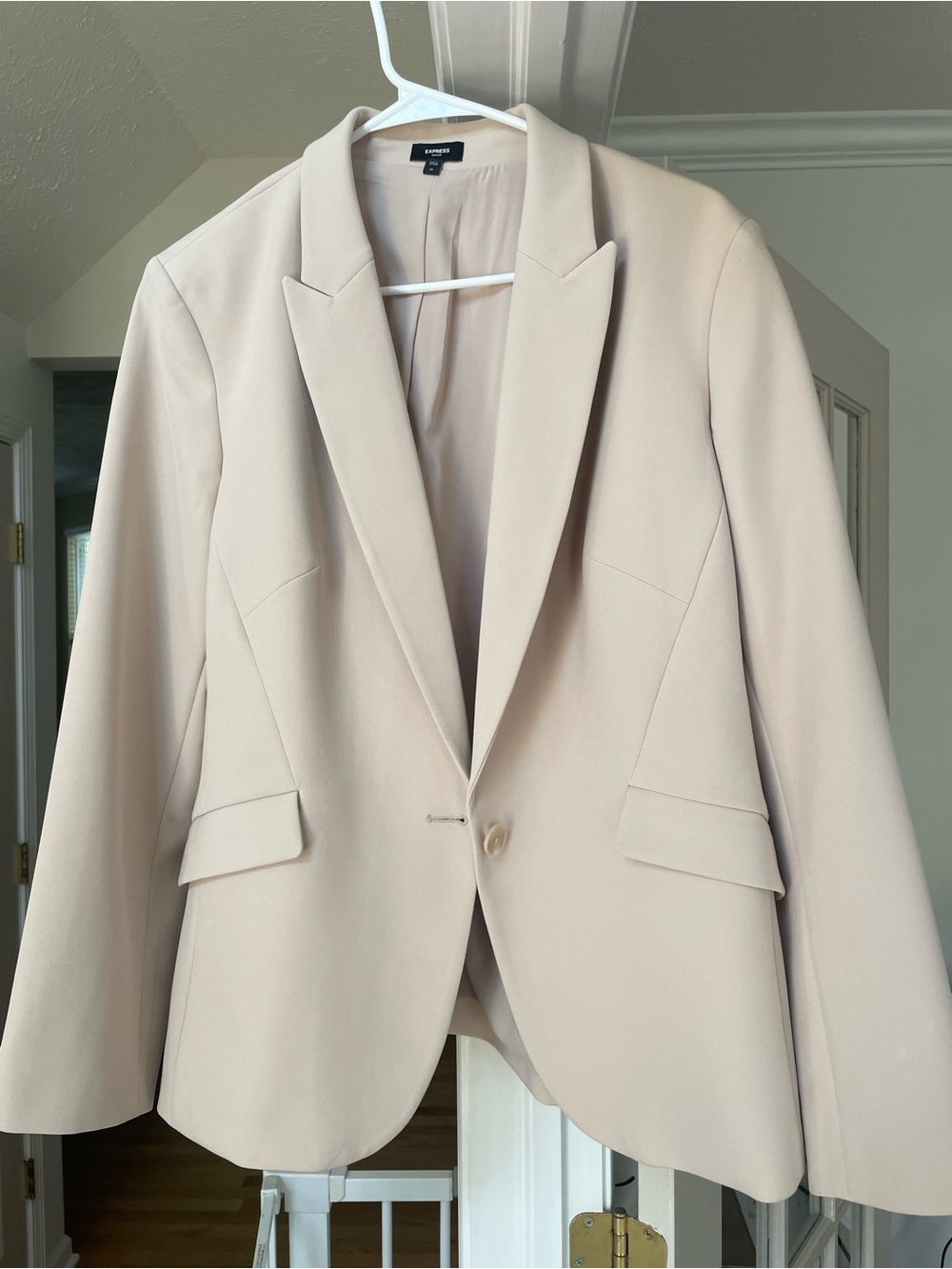 Express Women’s Single-Button Blazer in Light Beige